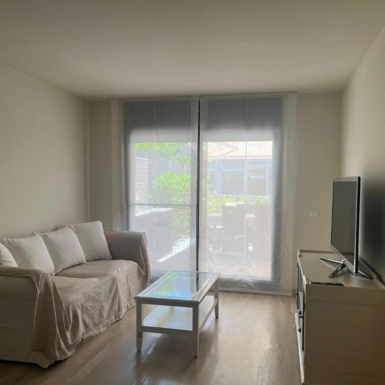 Bajo con terraza privada con acceso directo a la piscina - Apartamento de 2 dormitorios - 9