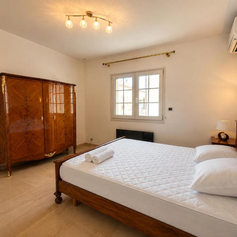 P2 climatisé avec terrasse et garage plein centre - Apartment mit 1 Schlafzimmer - 5