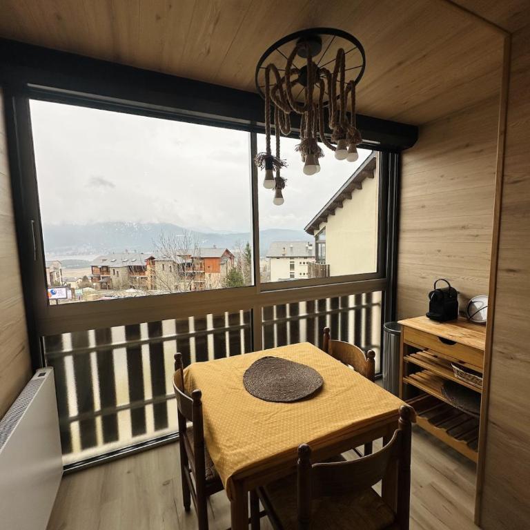 Appartement de charme vue lac et montagne - Three-Bedroom Apartment - 8