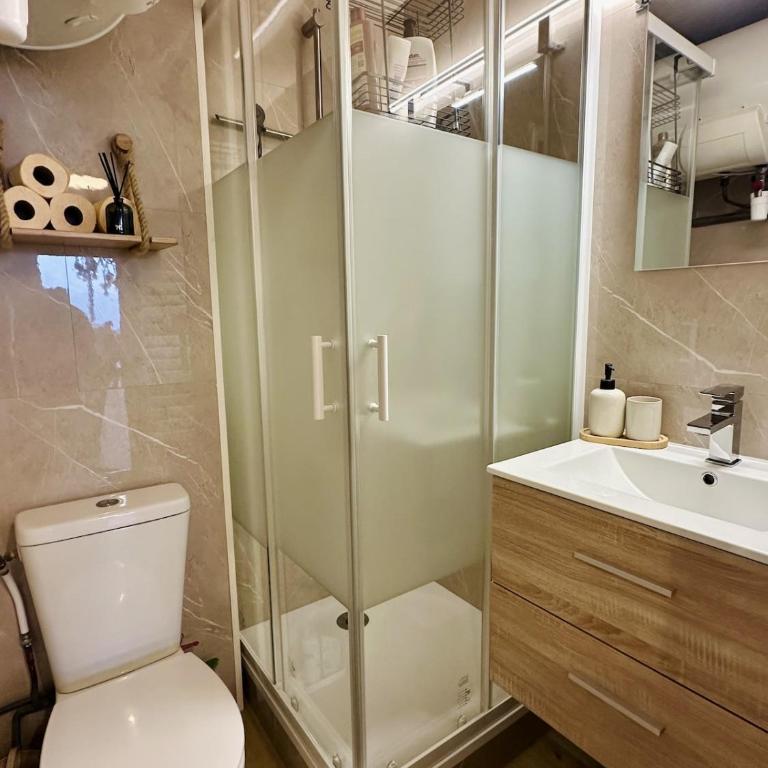 Appartement de charme vue lac et montagne - Three-Bedroom Apartment - 12