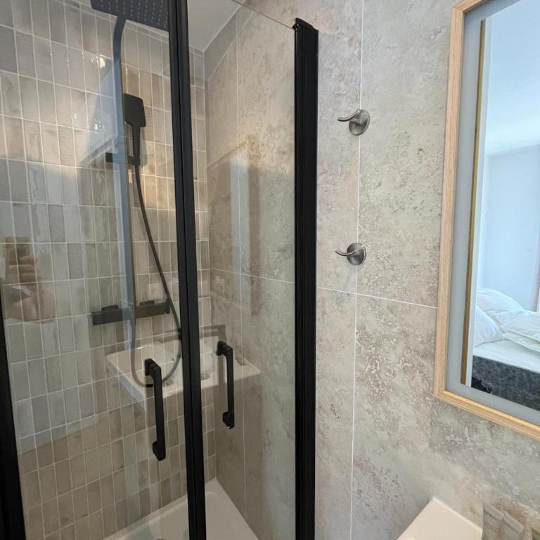 Lovely Home by Louvre & Palais Royal - One-Bedroom Apartment - 5
