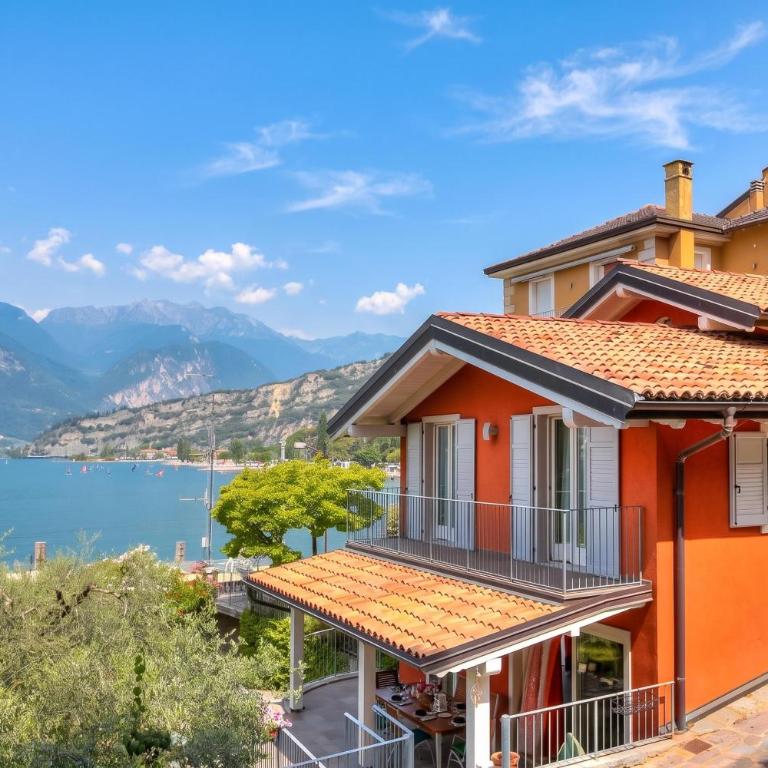 Villa Il Paradiso Di Gabri: Lake-View Villa with Garden - Happy Rentals - Villa mit Gartenblick - 2