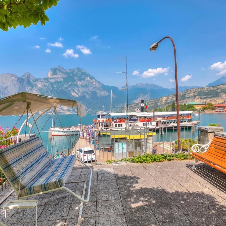 Villa Il Paradiso Di Gabri: Lake-View Villa with Garden - Happy Rentals - Villa mit Gartenblick - 3