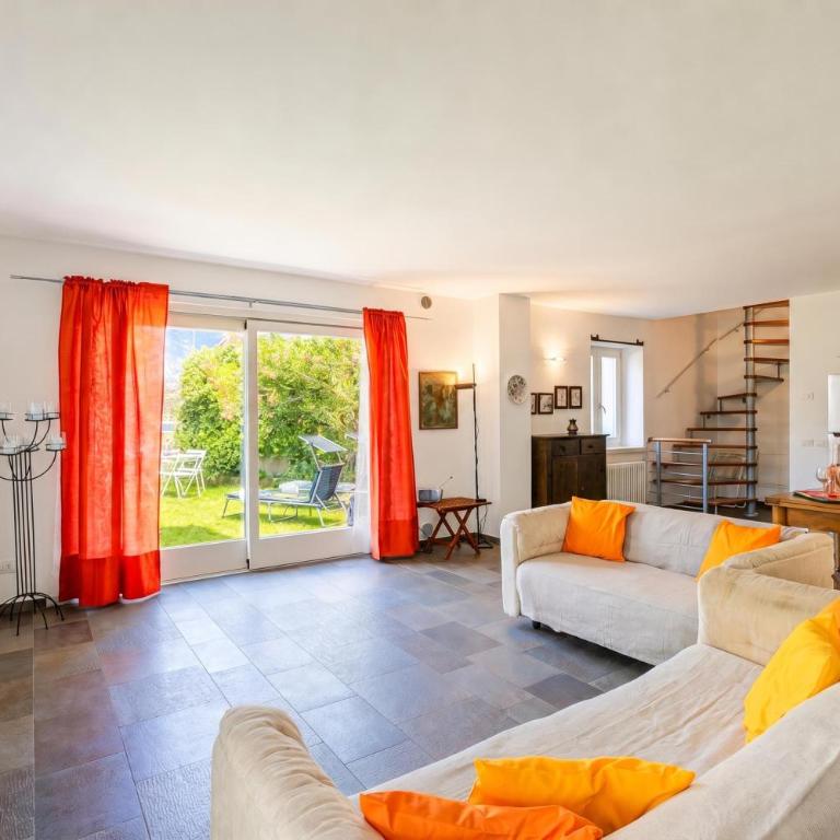 Villa Il Paradiso Di Gabri: Lake-View Villa with Garden - Happy Rentals - Villa mit Gartenblick - 5