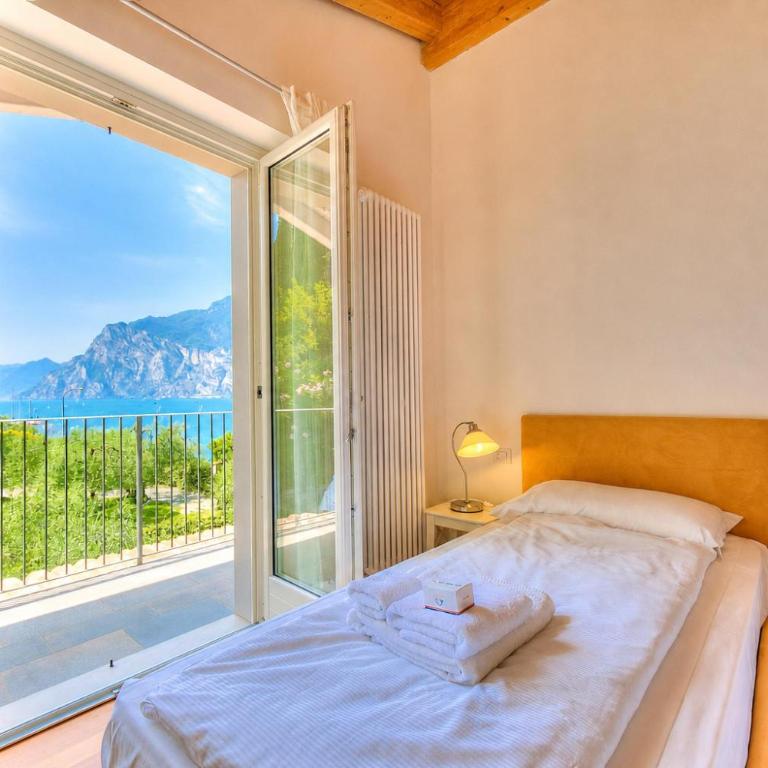 Villa Il Paradiso Di Gabri: Lake-View Villa with Garden - Happy Rentals - Villa mit Gartenblick - 23