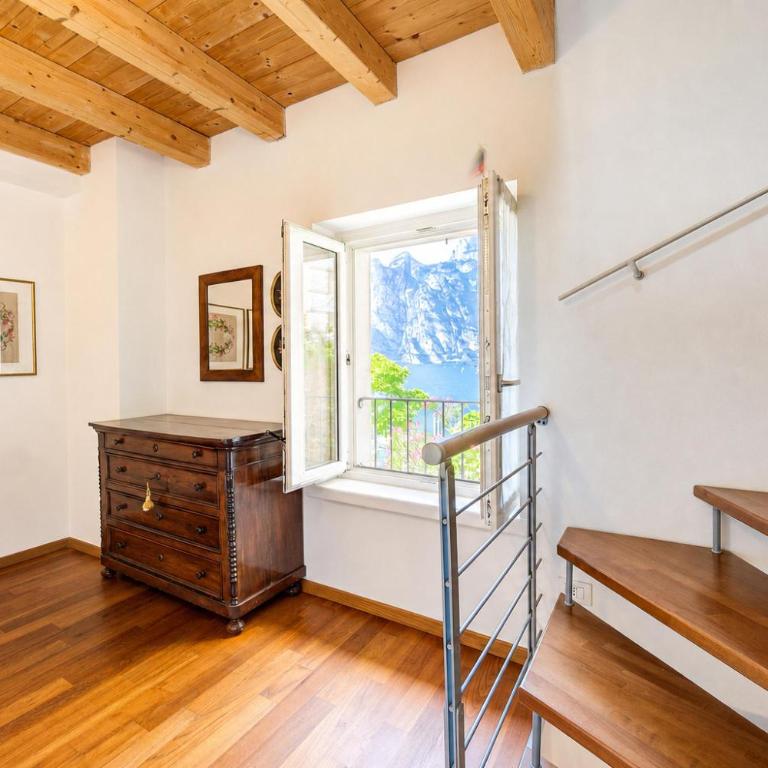 Villa Il Paradiso Di Gabri: Lake-View Villa with Garden - Happy Rentals - Villa mit Gartenblick - 29