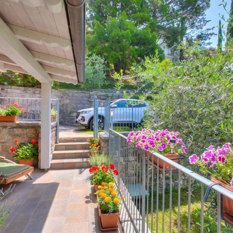Villa Il Paradiso Di Gabri: Lake-View Villa with Garden - Happy Rentals - Villa mit Gartenblick - 35
