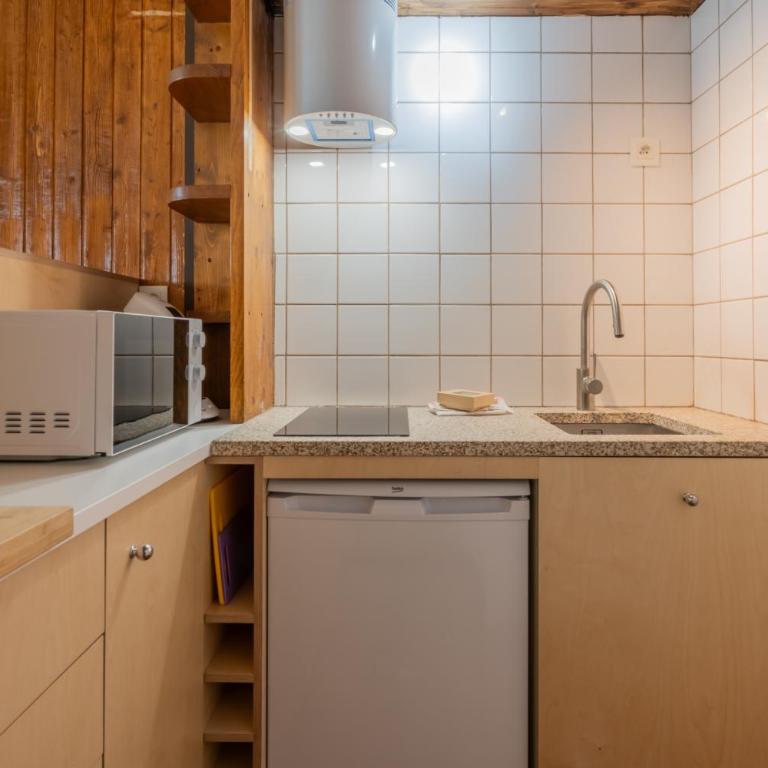 Studio de Balme w/Shared Pool & Near Slopes - Happy Rentals - Studio - Vue sur Montagne - 5