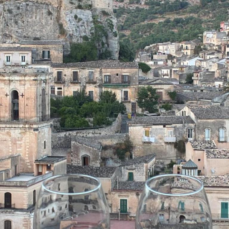 Experience the authentic soul of Modica at Bayit Michel - Casa con 3 Camere da Letto - 13