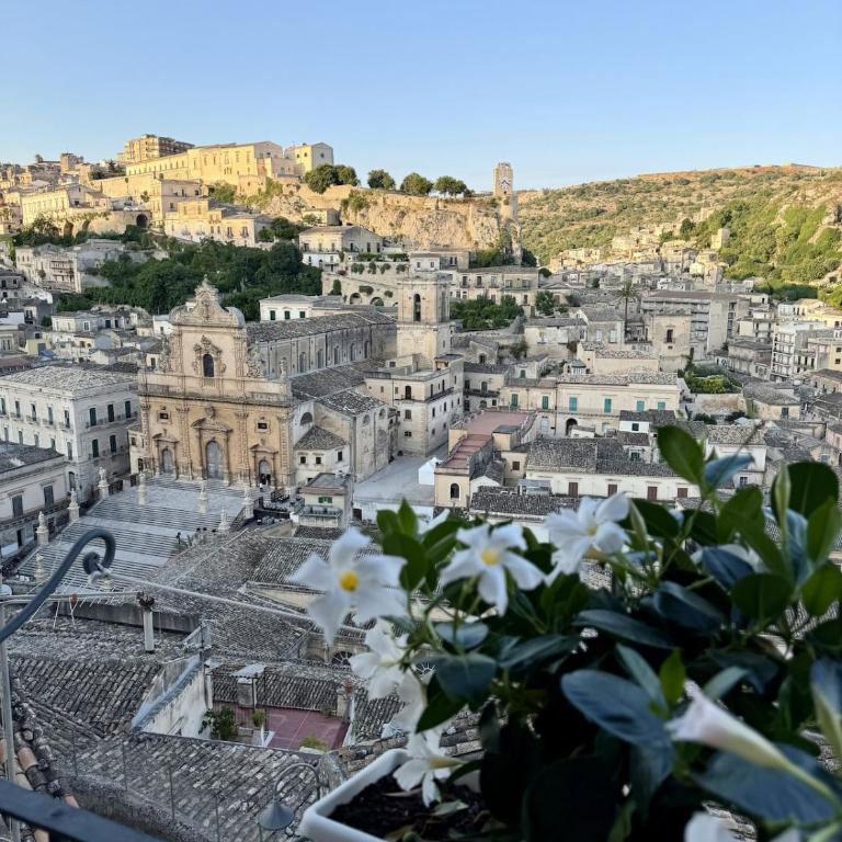 Experience the authentic soul of Modica at Bayit Michel - Casa con 3 Camere da Letto - 19