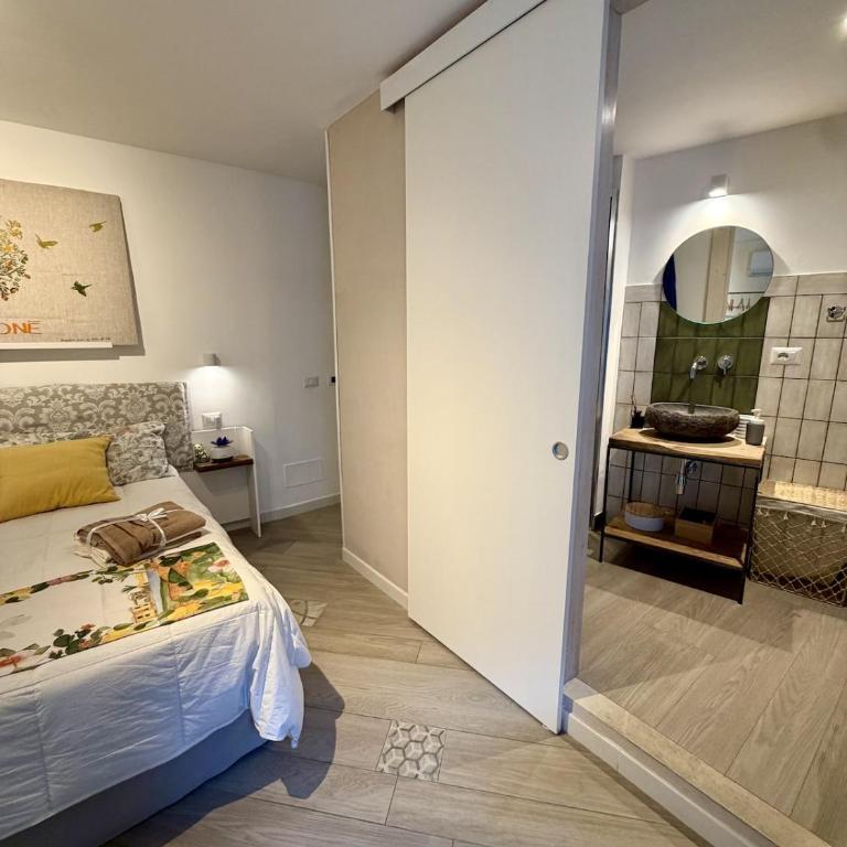 Experience the authentic soul of Modica at Bayit Michel - Casa con 3 Camere da Letto - 70