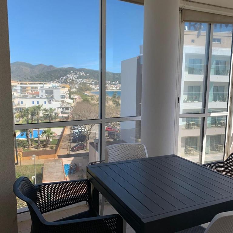 Beautiful ocean-view apartment in Roses - Apartamento de 2 dormitorios - 2
