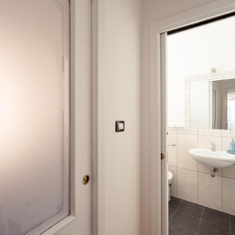 B-home - Two-Bedroom Apartment - 38