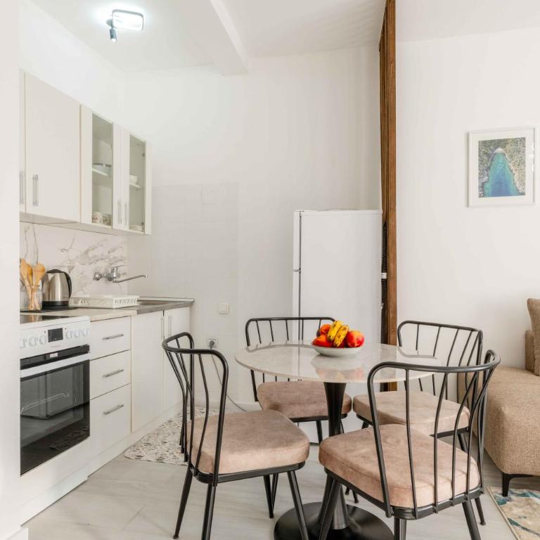 Apartmani Oleander - Apartman sa 2 Spavaće Sobe i Pogledom na Vrt - 14