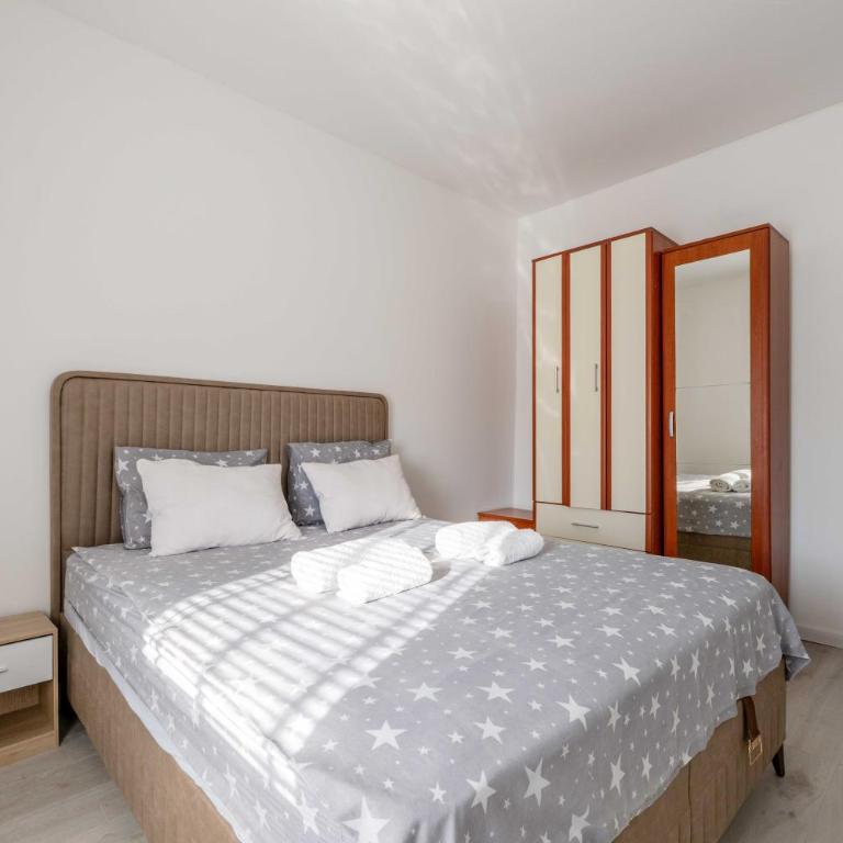 Apartmani Oleander - Apartman sa 2 Spavaće Sobe i Pogledom na Vrt - 10