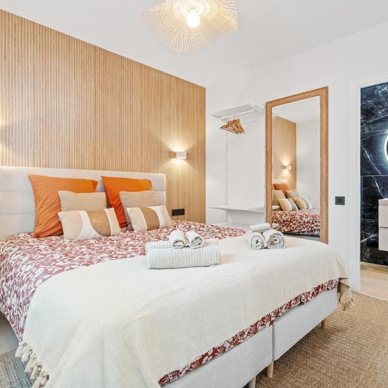 Luxury Loft Sea View 180 - Three-Bedroom Apartment - 19