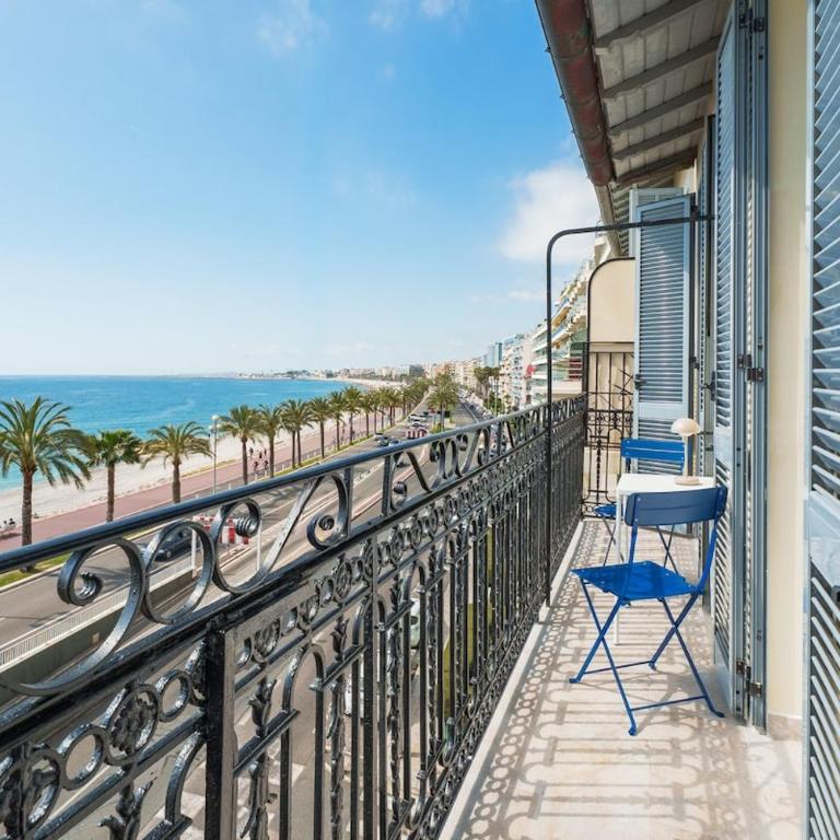 Luxury Loft Sea View 180 - Three-Bedroom Apartment - 25