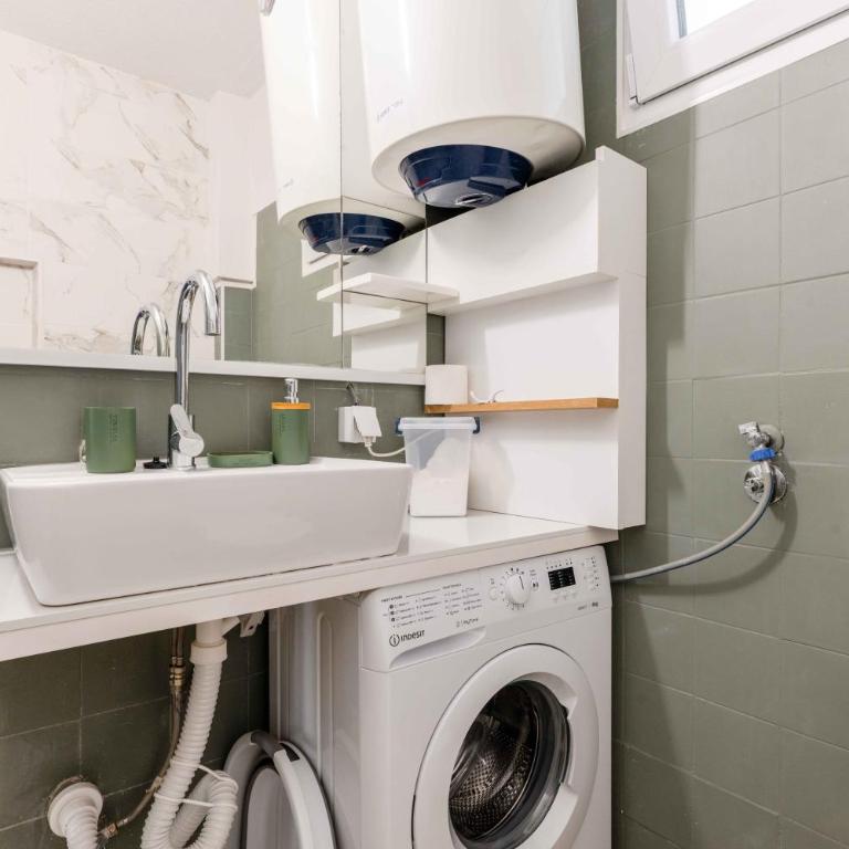 Apartmani Oleander - Apartman sa 2 Spavaće Sobe i Pogledom na Vrt - 1