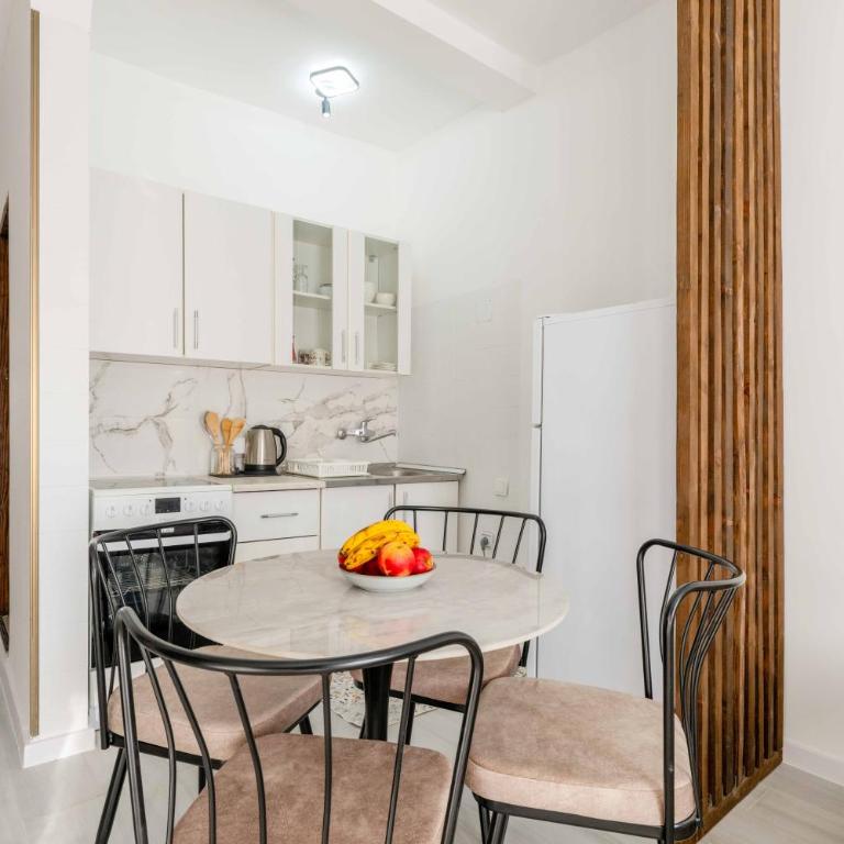 Apartmani Oleander - Apartman sa 2 Spavaće Sobe i Pogledom na Vrt - 6