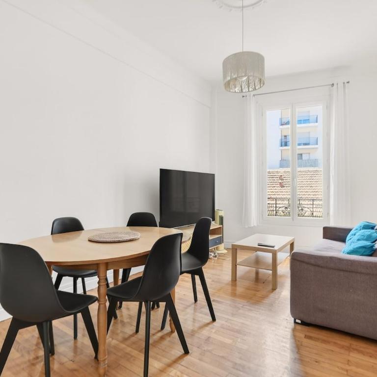 Chaleureux T3 à 15 min de la plage - Nice Ouest - Two-Bedroom Apartment - 25