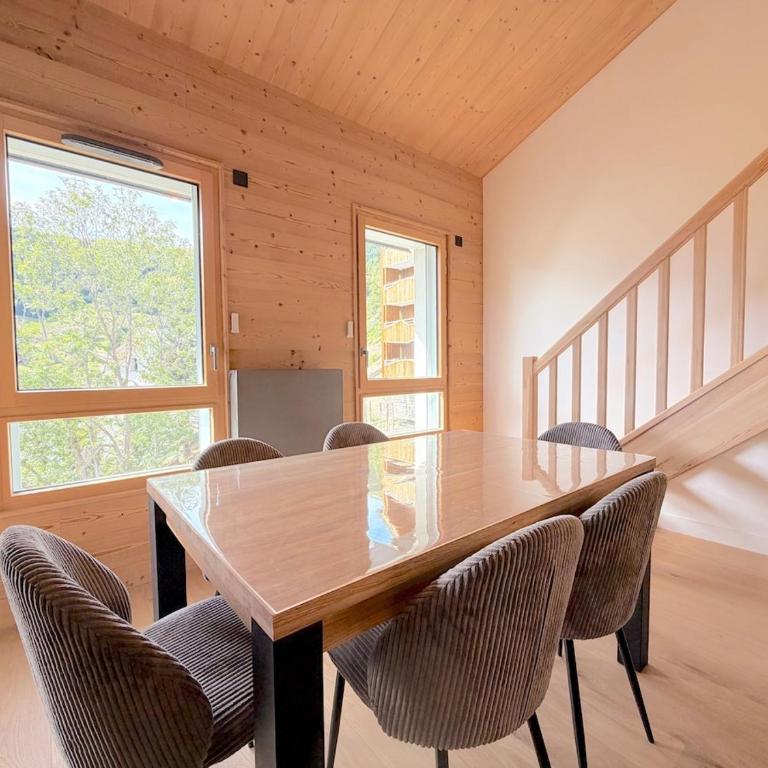 T3 neuf et calme - Vue sublime et garage privé - Deluxe Apartment mit Balkon und 2 Schlafzimmern - 34