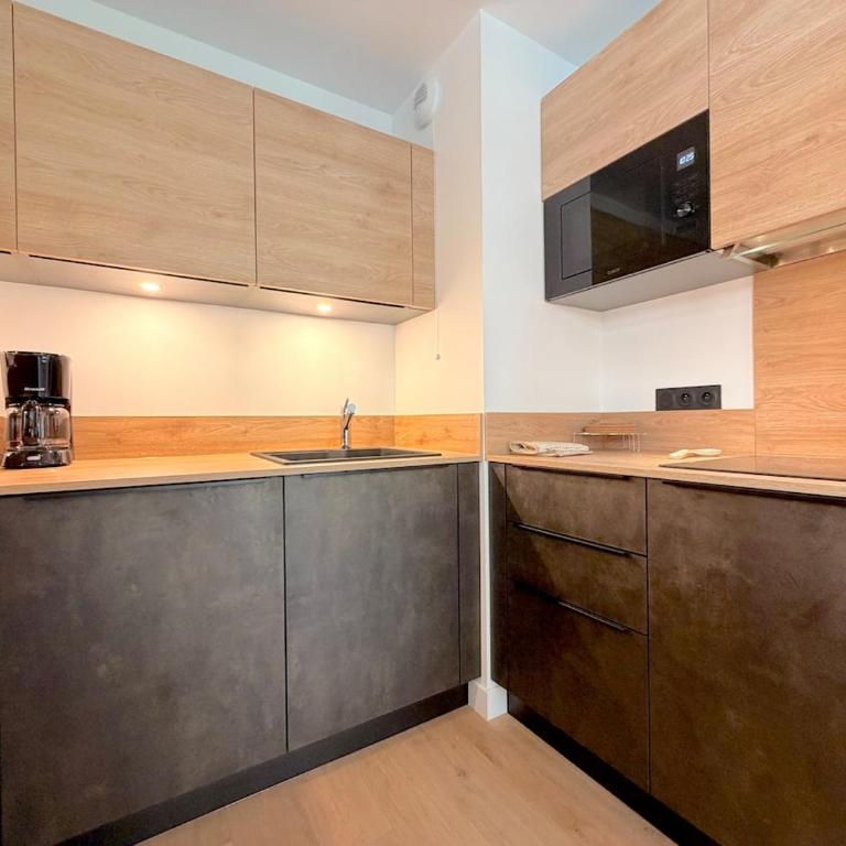 T3 neuf et calme - Vue sublime et garage privé - Deluxe Apartment mit Balkon und 2 Schlafzimmern - 8