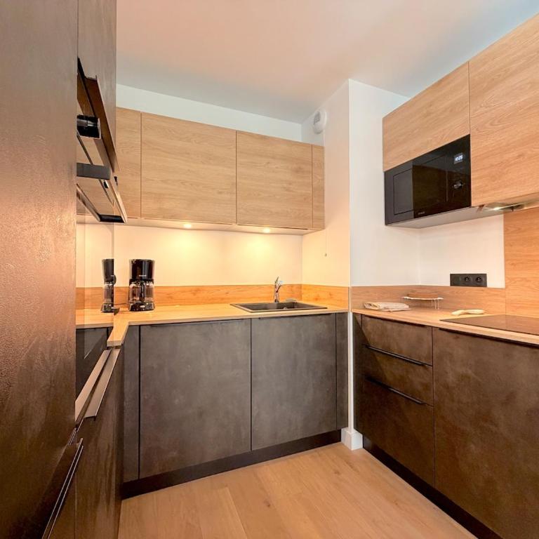 T3 neuf et calme - Vue sublime et garage privé - Deluxe Apartment mit Balkon und 2 Schlafzimmern - 22