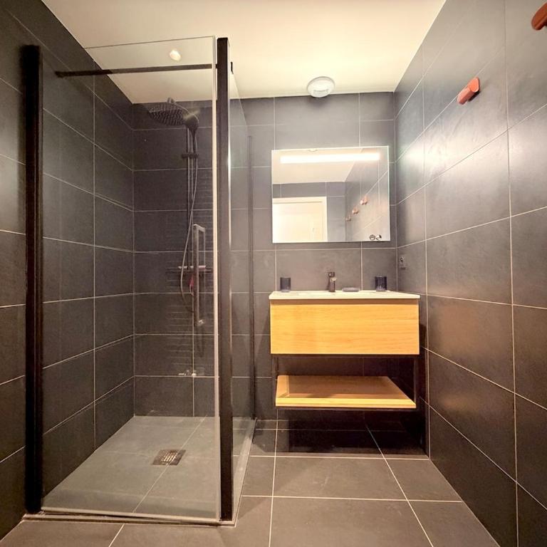 T3 neuf et calme - Vue sublime et garage privé - Deluxe Apartment mit Balkon und 2 Schlafzimmern - 32
