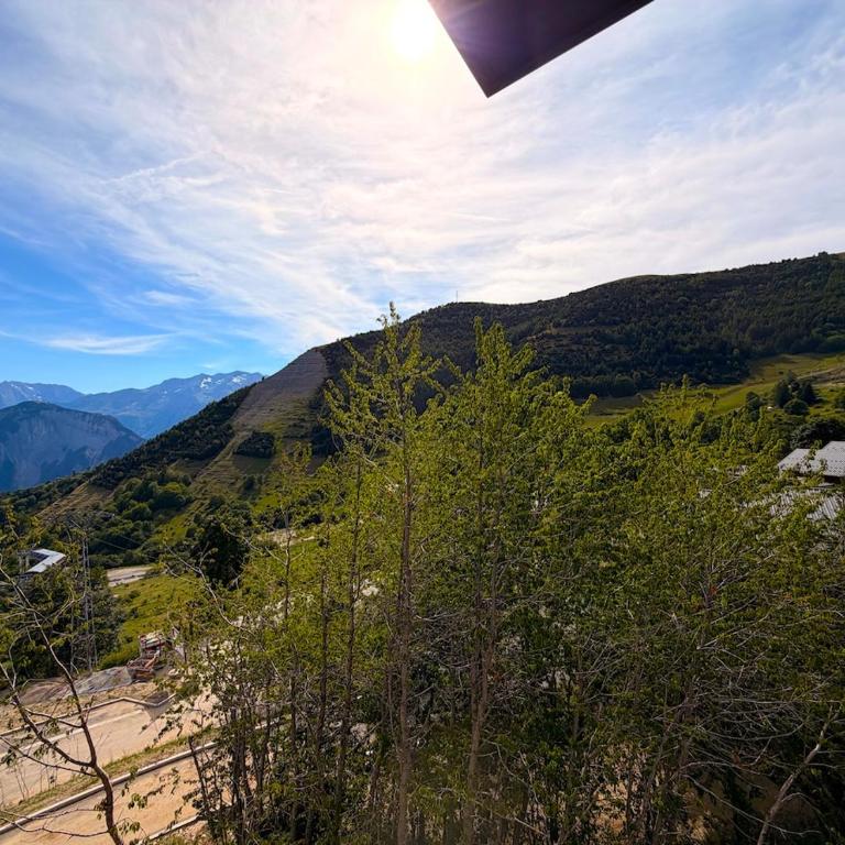 T3 neuf et calme - Vue sublime et garage privé - Deluxe Apartment mit Balkon und 2 Schlafzimmern - 16