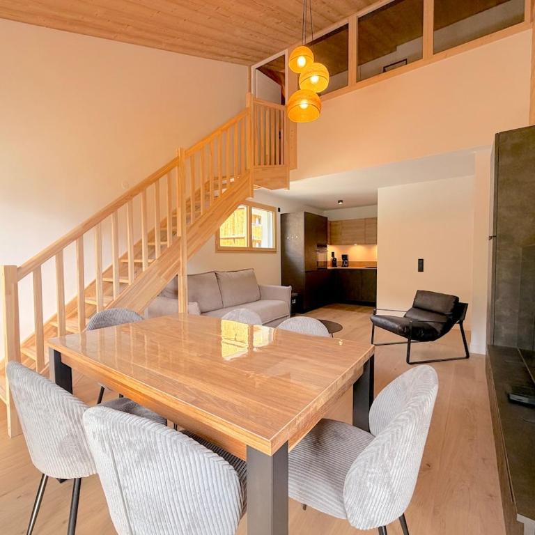 T3 neuf et calme - Vue sublime et garage privé - Deluxe Apartment mit Balkon und 2 Schlafzimmern - 38