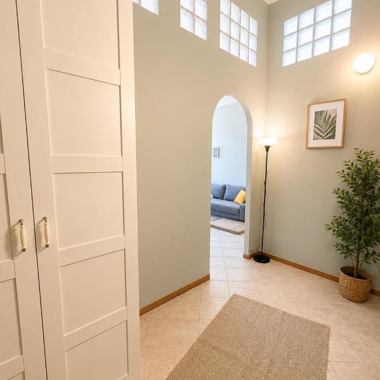 Design Loft near Porta Susa Netflix and Wi-Fi - One-Bedroom Apartment - 2