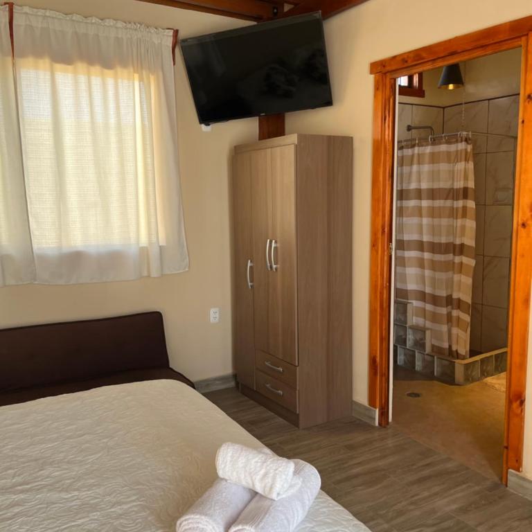 Kalani Heights Apartments, Sports and Events Center - Deluxe Queen Studio - 4