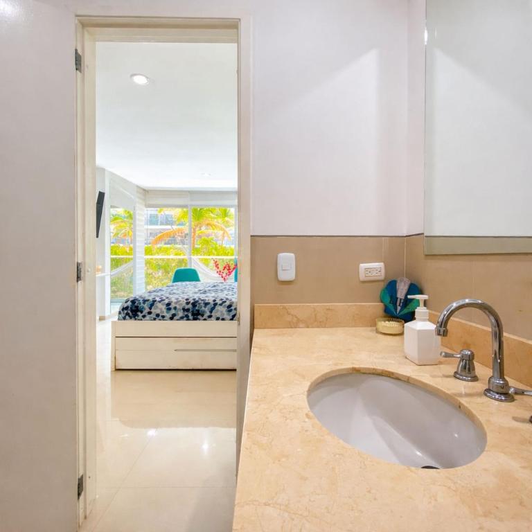 Beachfront Paradise 2BR Pools & Direct Beach Access - Apartamento de 2 dormitorios - 33