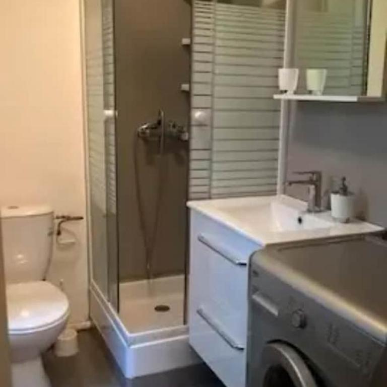 Joli appartement - studio -en bord de mer - Port vieux - Apartamento de 2 dormitorios - 9