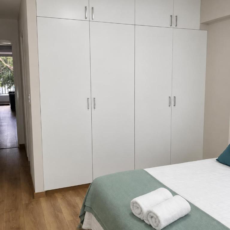 Modern Miraflores 2BR Flat Park View Balcony King Bed - Two-Bedroom Deluxe Apartment with Balcony - 16