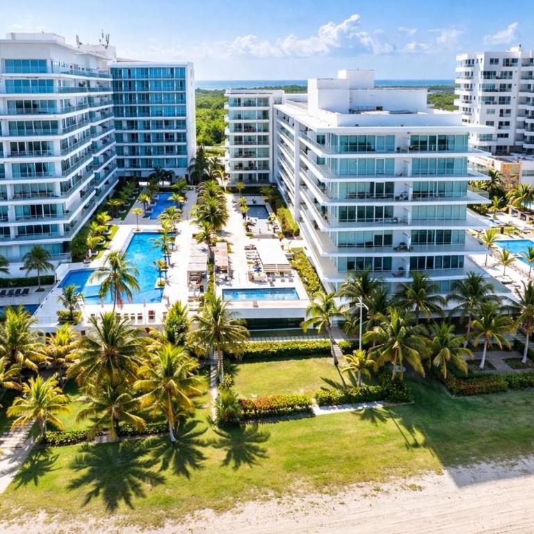 Beachfront Paradise 2BR Pools & Direct Beach Access - Apartamento de 2 dormitorios - 66