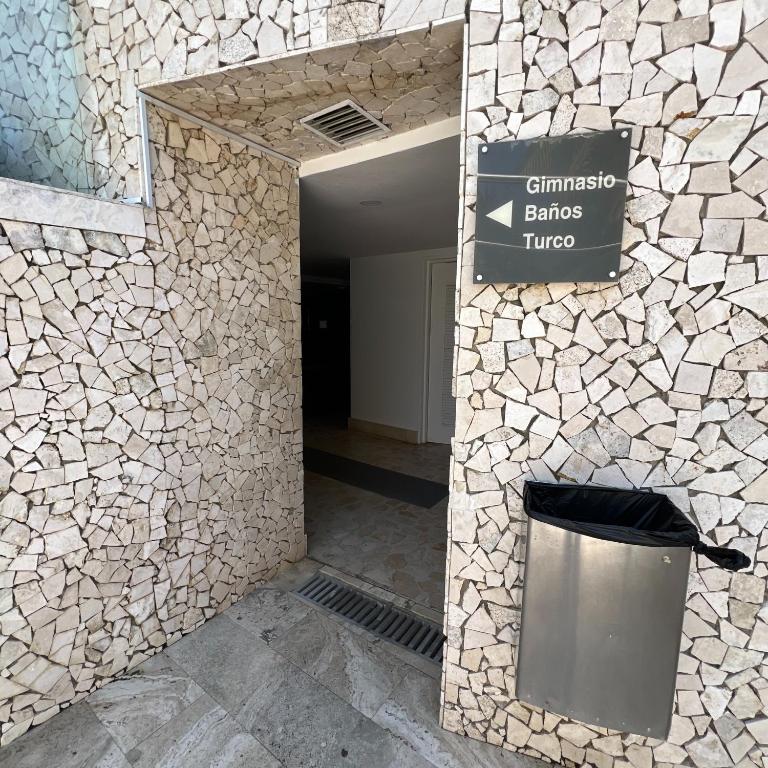 Beachfront Paradise 2BR Pools & Direct Beach Access - Apartamento de 2 dormitorios - 67