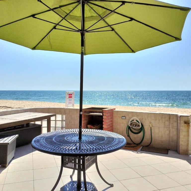 Las Brisas #8 Beachfront - On the sand and steps from Mannys for tacos & tequila - Casa de 3 dormitorios - 1