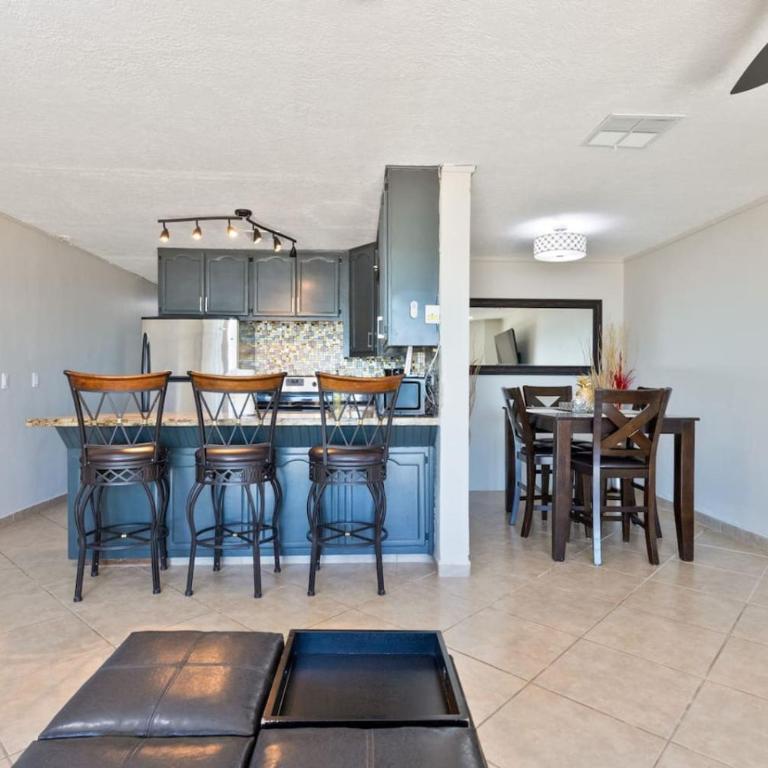 Las Brisas #8 Beachfront - On the sand and steps from Mannys for tacos & tequila - Casa de 3 dormitorios - 11