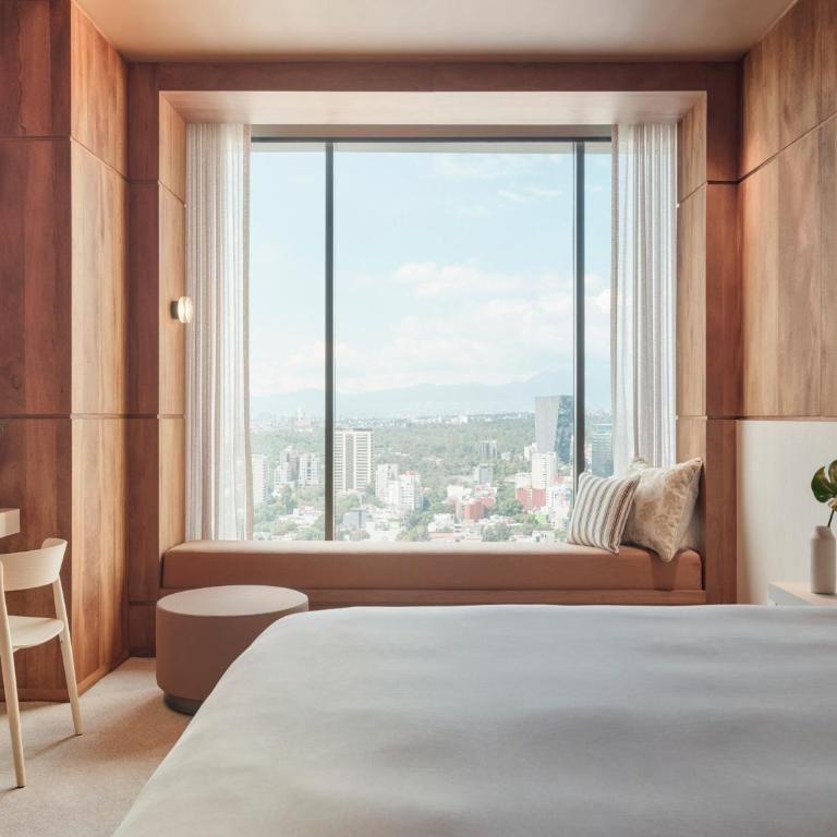 InterContinental Presidente Mexico City Miyana by IHG - Habitación Clásica con cama extragrande y vistas a la ciudad - 2