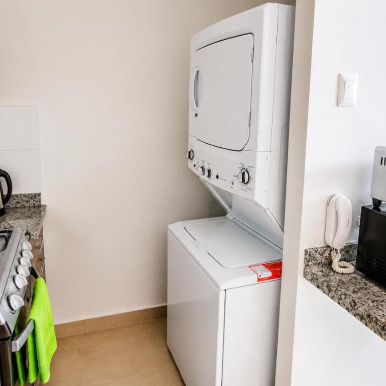 Stylish High-Rise, Pool, HotTubKing Size Bed - Apartamento Deluxe - 11