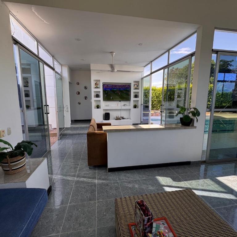 Casa Girardot Cundinamarca - Six-Bedroom House - 4