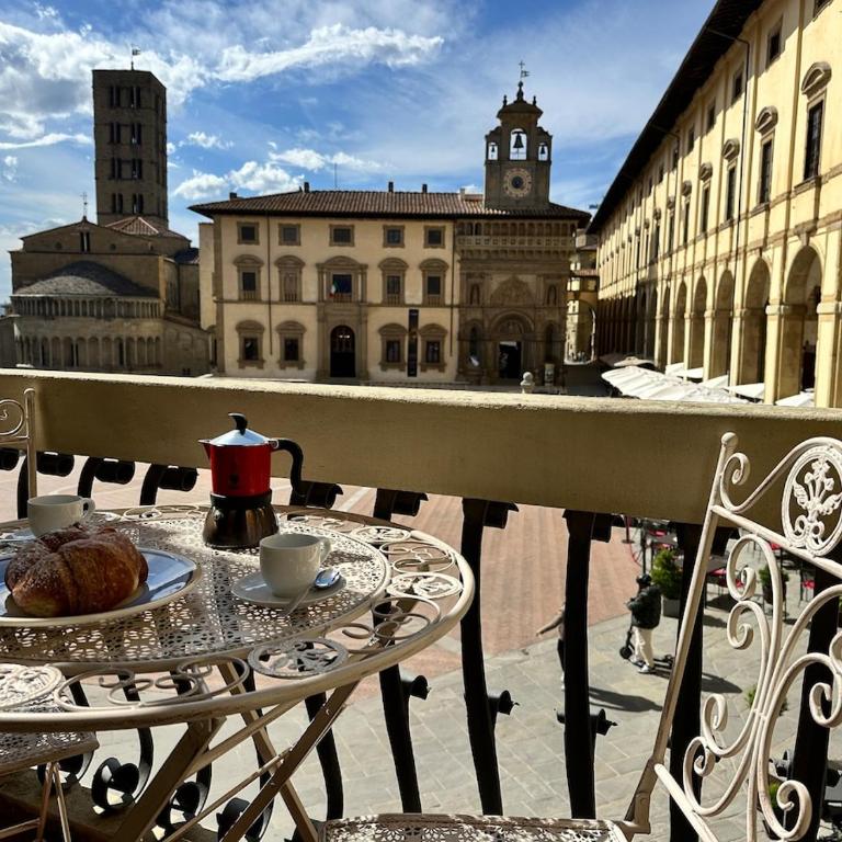 Arezzo Centre, Prestigious Apartment with a View - Appartamento con 2 Camere da Letto e Balcone - 24