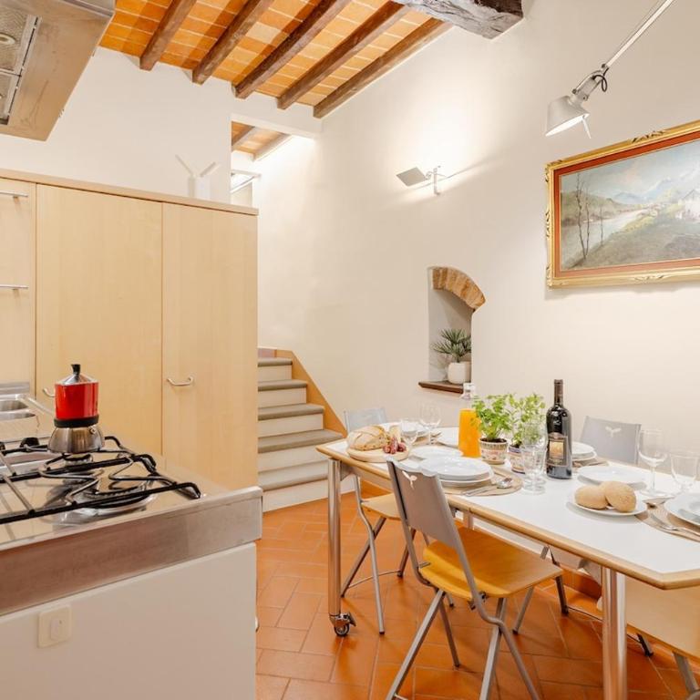 Arezzo Centre, Prestigious Apartment with a View - Appartamento con 2 Camere da Letto e Balcone - 40