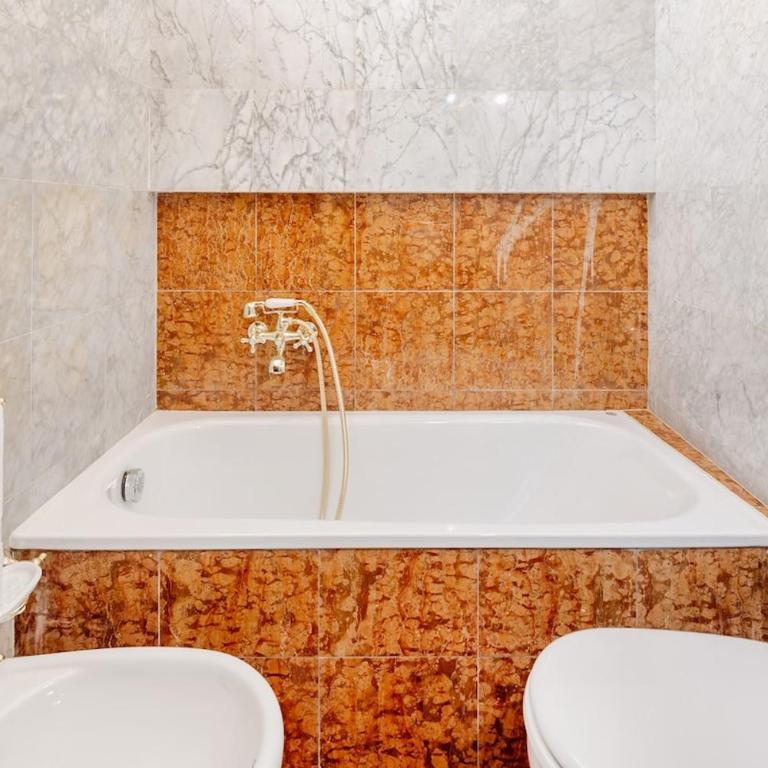 Arezzo Centre, Prestigious Apartment with a View - Appartamento con 2 Camere da Letto e Balcone - 7