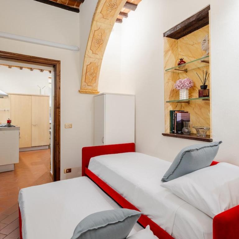 Arezzo Centre, Prestigious Apartment with a View - Appartamento con 2 Camere da Letto e Balcone - 48