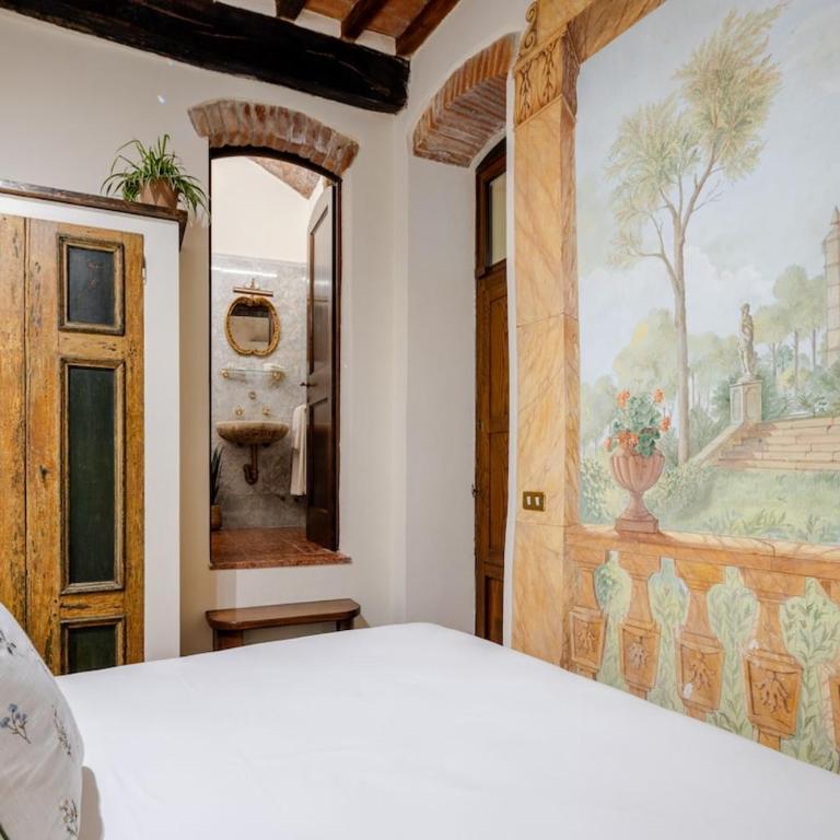 Arezzo Centre, Prestigious Apartment with a View - Appartamento con 2 Camere da Letto e Balcone - 56
