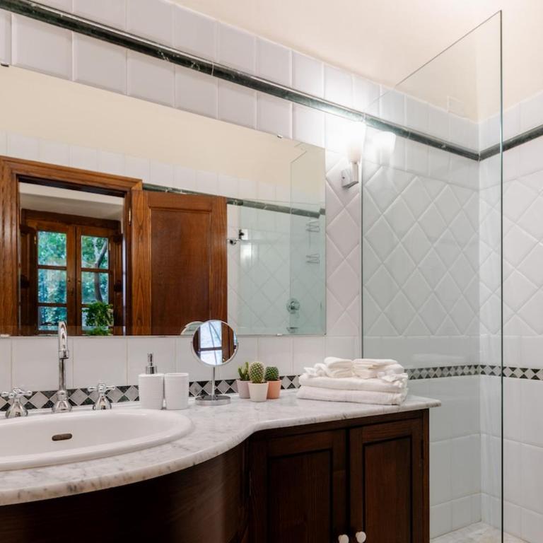 Arezzo Centre, Prestigious Apartment with a View - Appartamento con 2 Camere da Letto e Balcone - 64