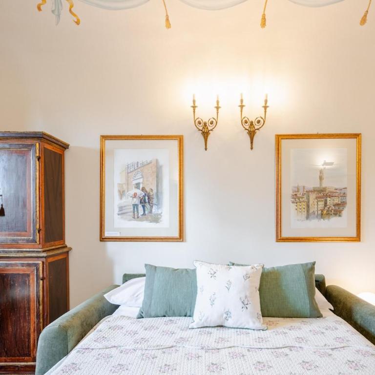 Arezzo Centre, Prestigious Apartment with a View - Appartamento con 2 Camere da Letto e Balcone - 72