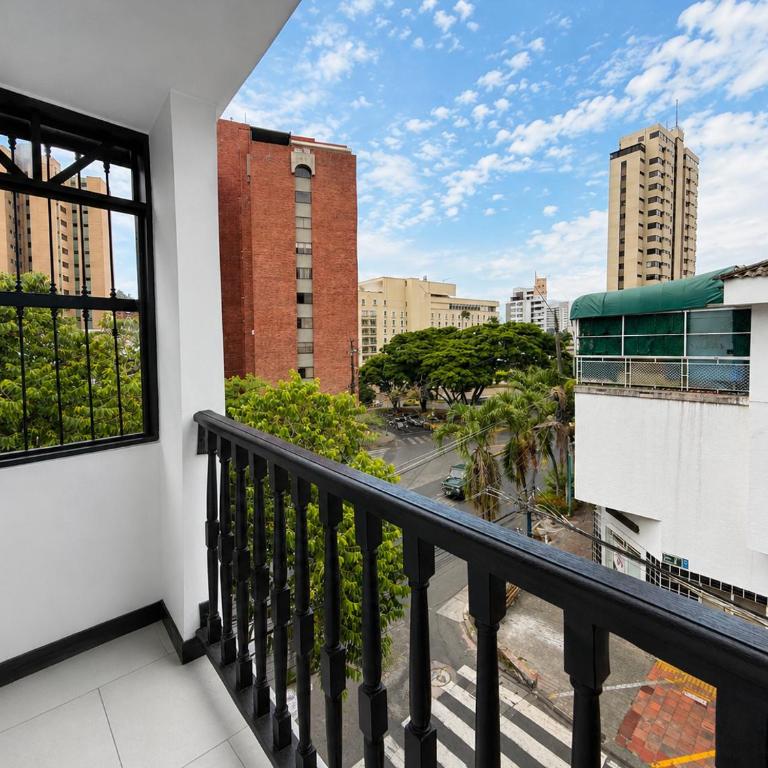 Hotel Habitat San Antonio - Double Room with Balcony - 1